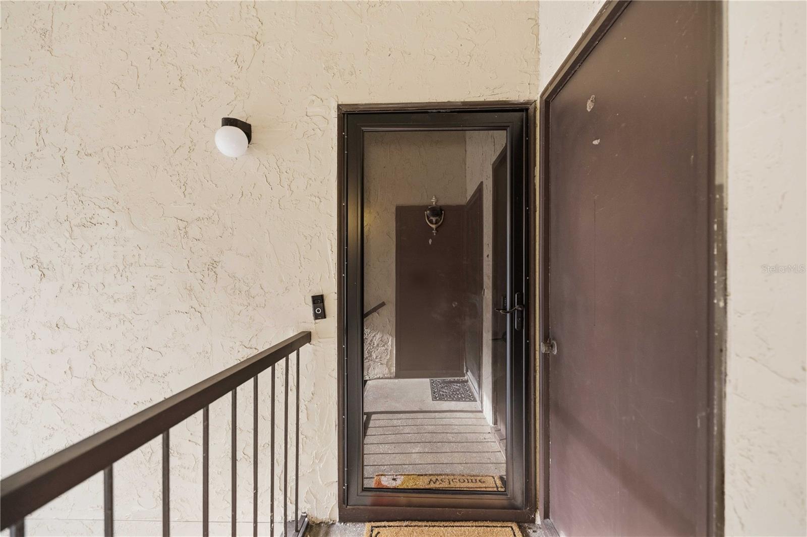 681 Midway Dr #b Property Photo 4