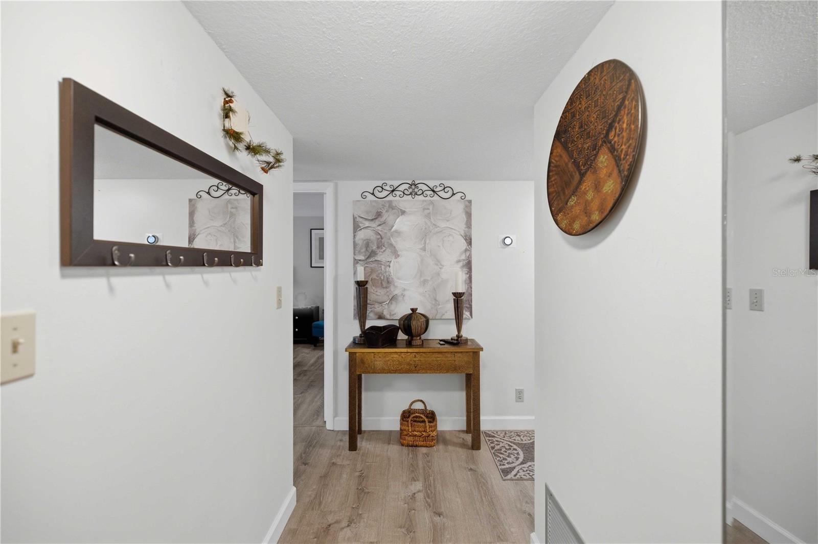 681 Midway Dr #b Property Photo 5