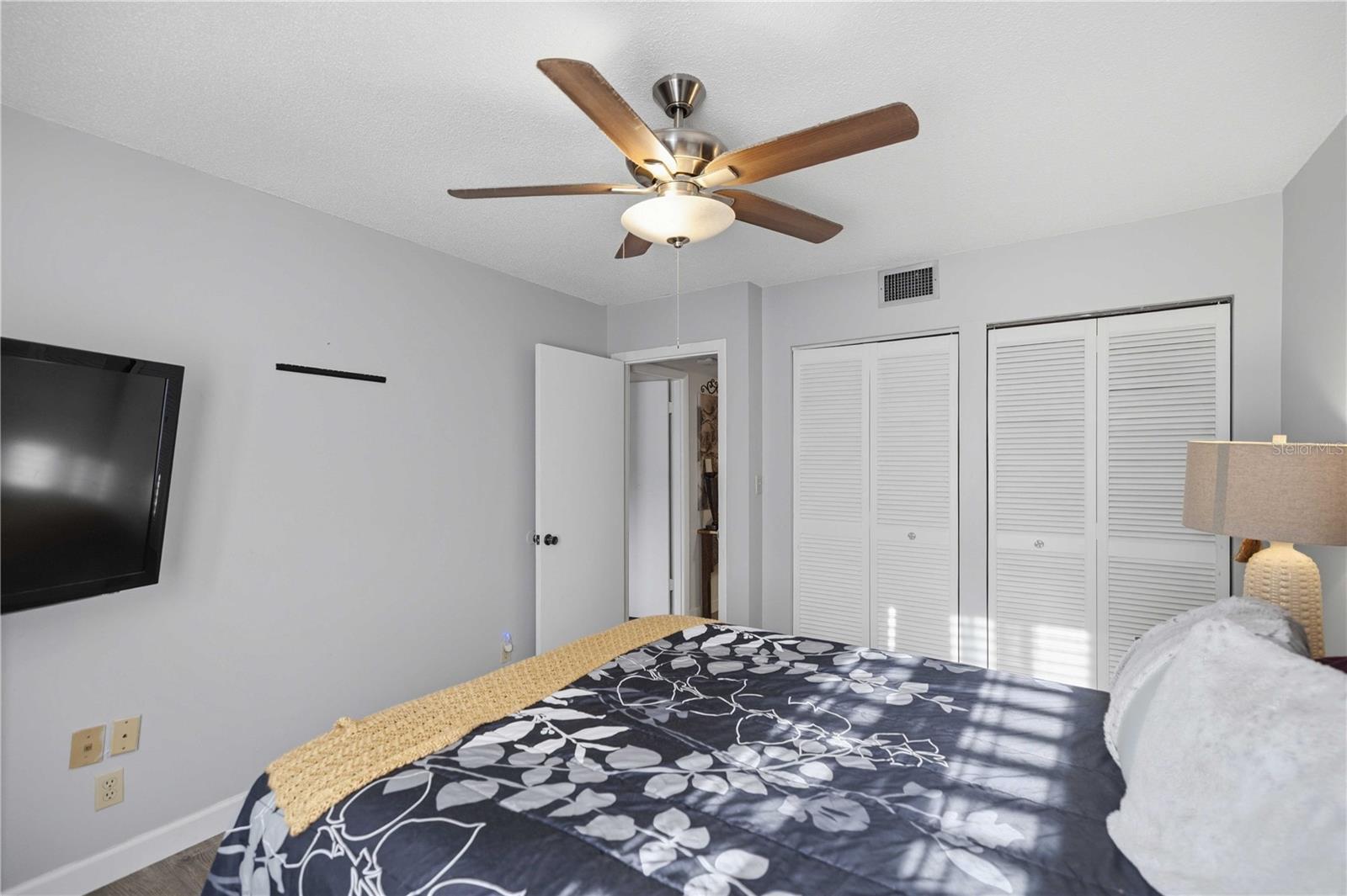 681 Midway Dr #b Property Photo 21