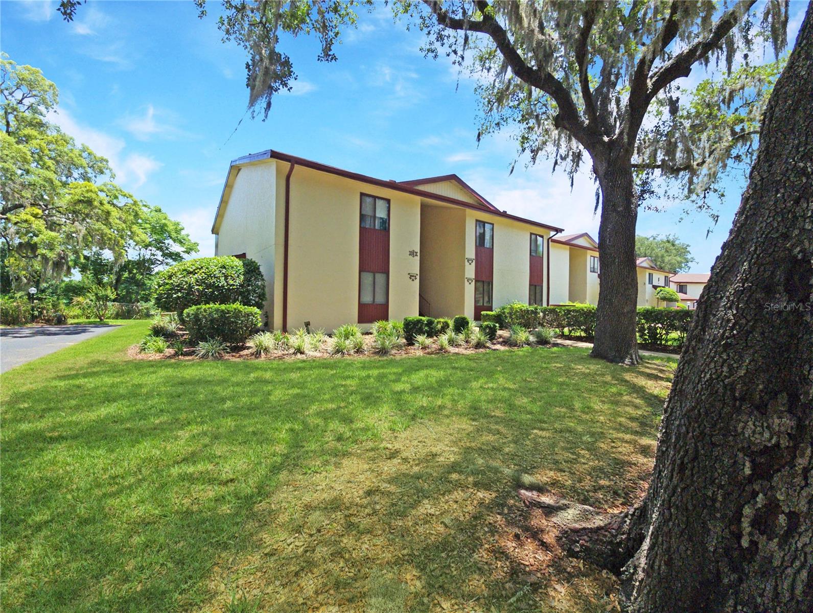 648 MIDWAY DR #B Property Photo 1