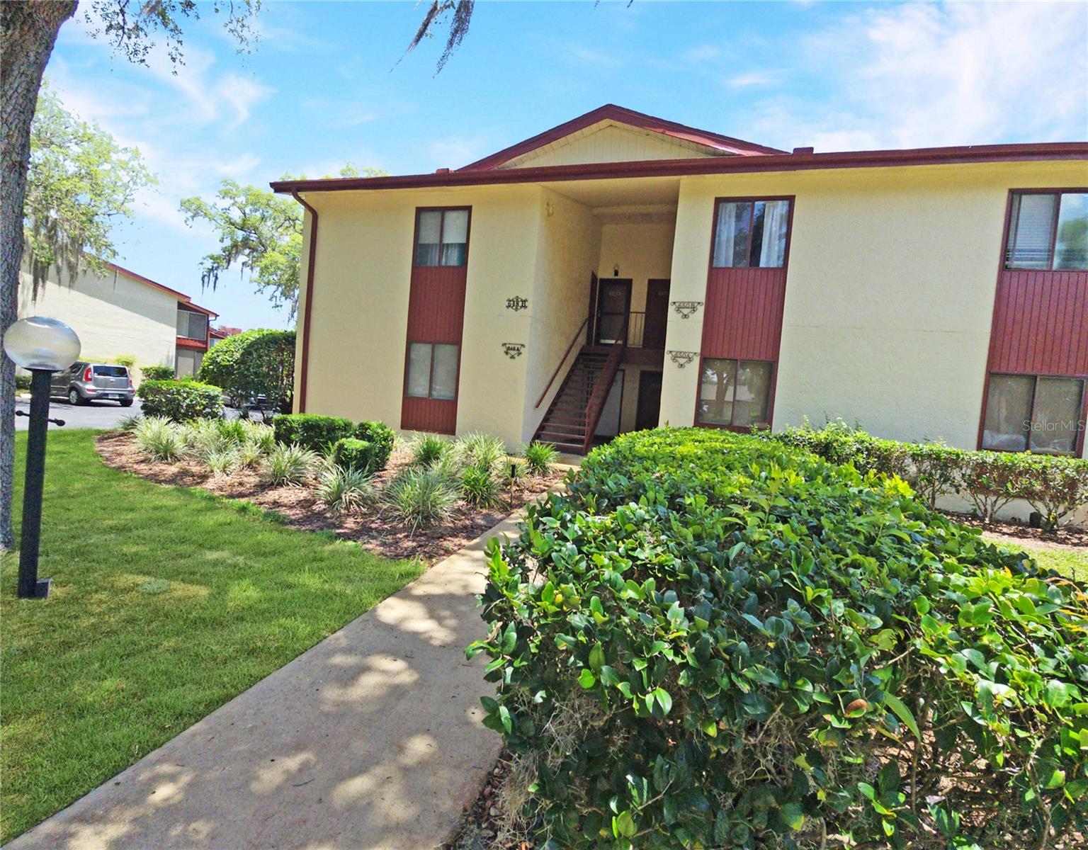 648 Midway Dr #b Property Photo 2