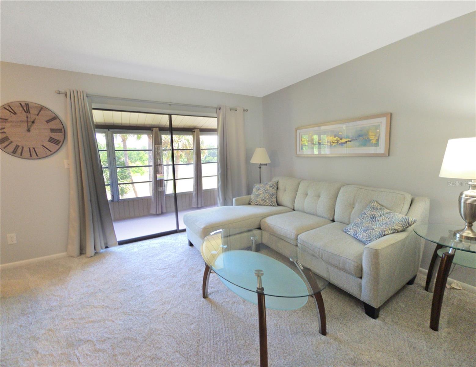648 Midway Dr #b Property Photo 4
