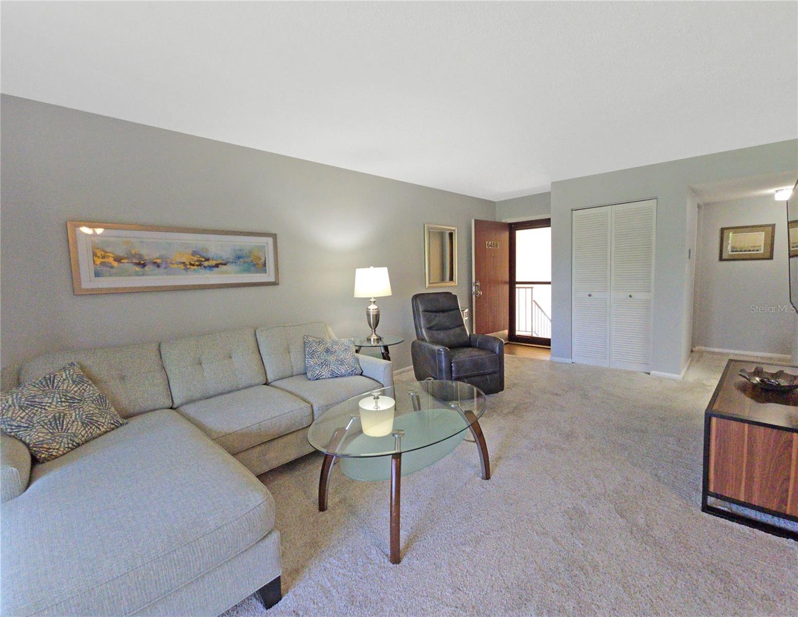 648 Midway Dr #b Property Photo 6