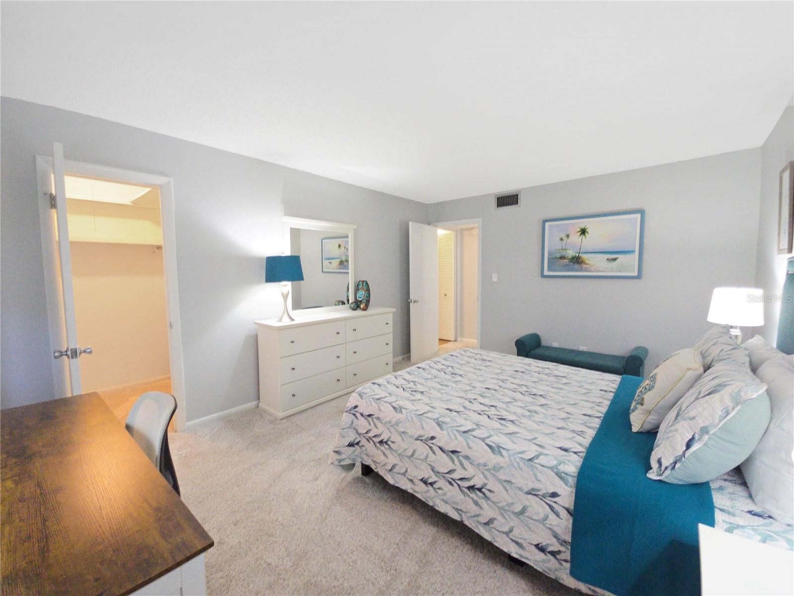 648 Midway Dr #b Property Photo 12