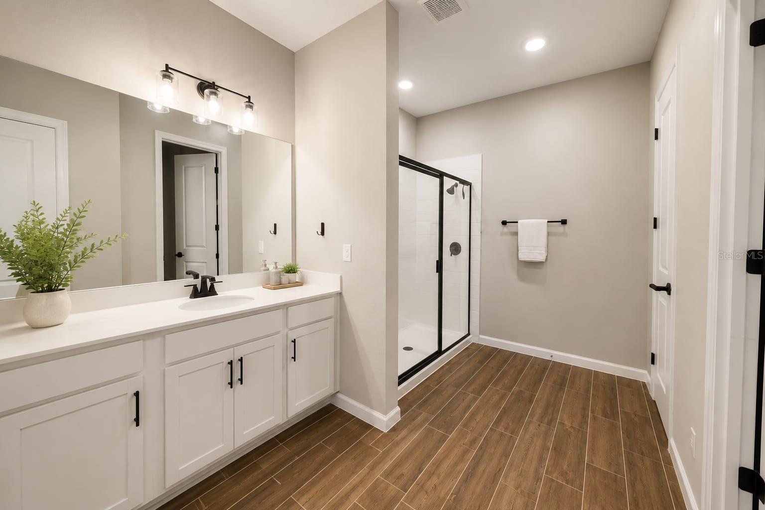 708 Griffon Ave Property Photo 11