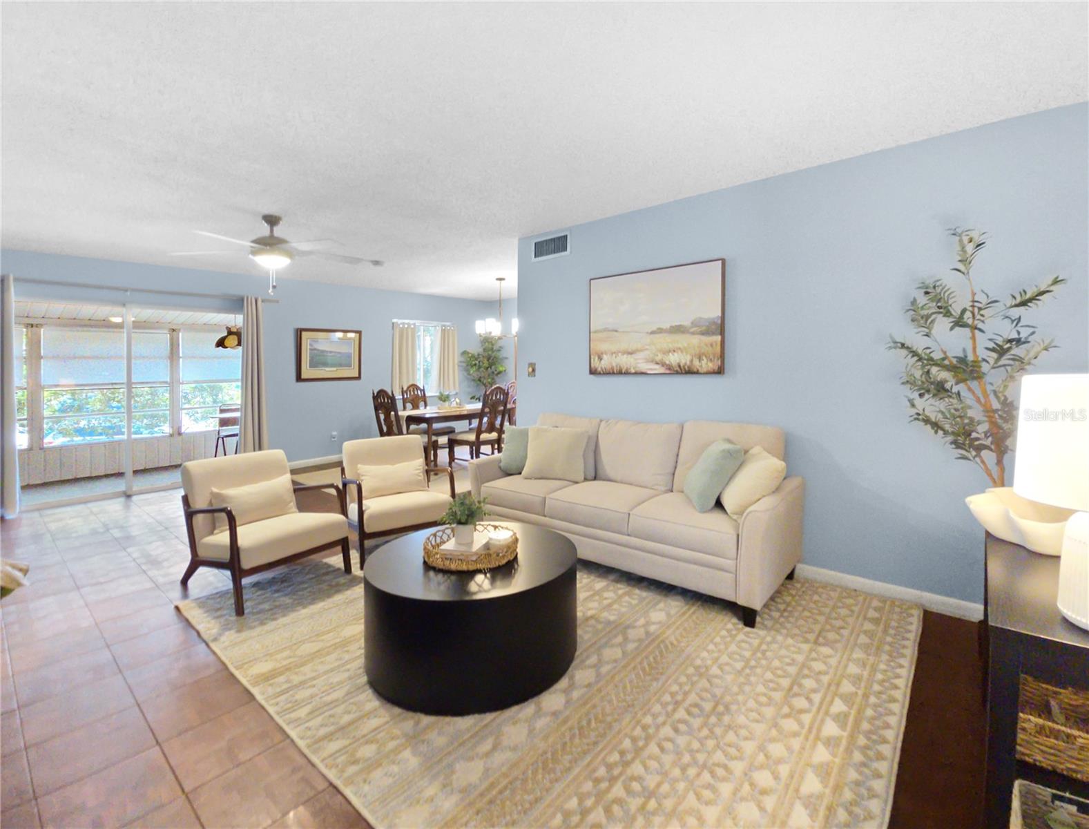 553 Fairways Cir #b Property Photo 4