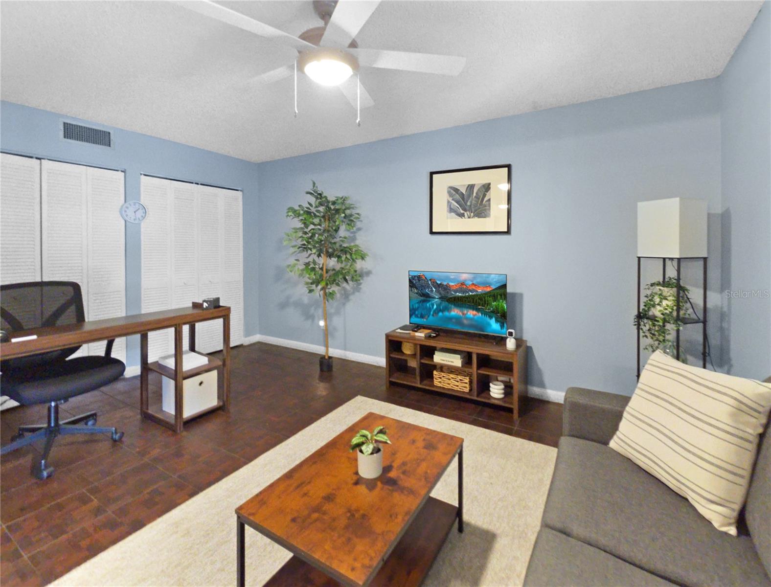 553 Fairways Cir #b Property Photo 6