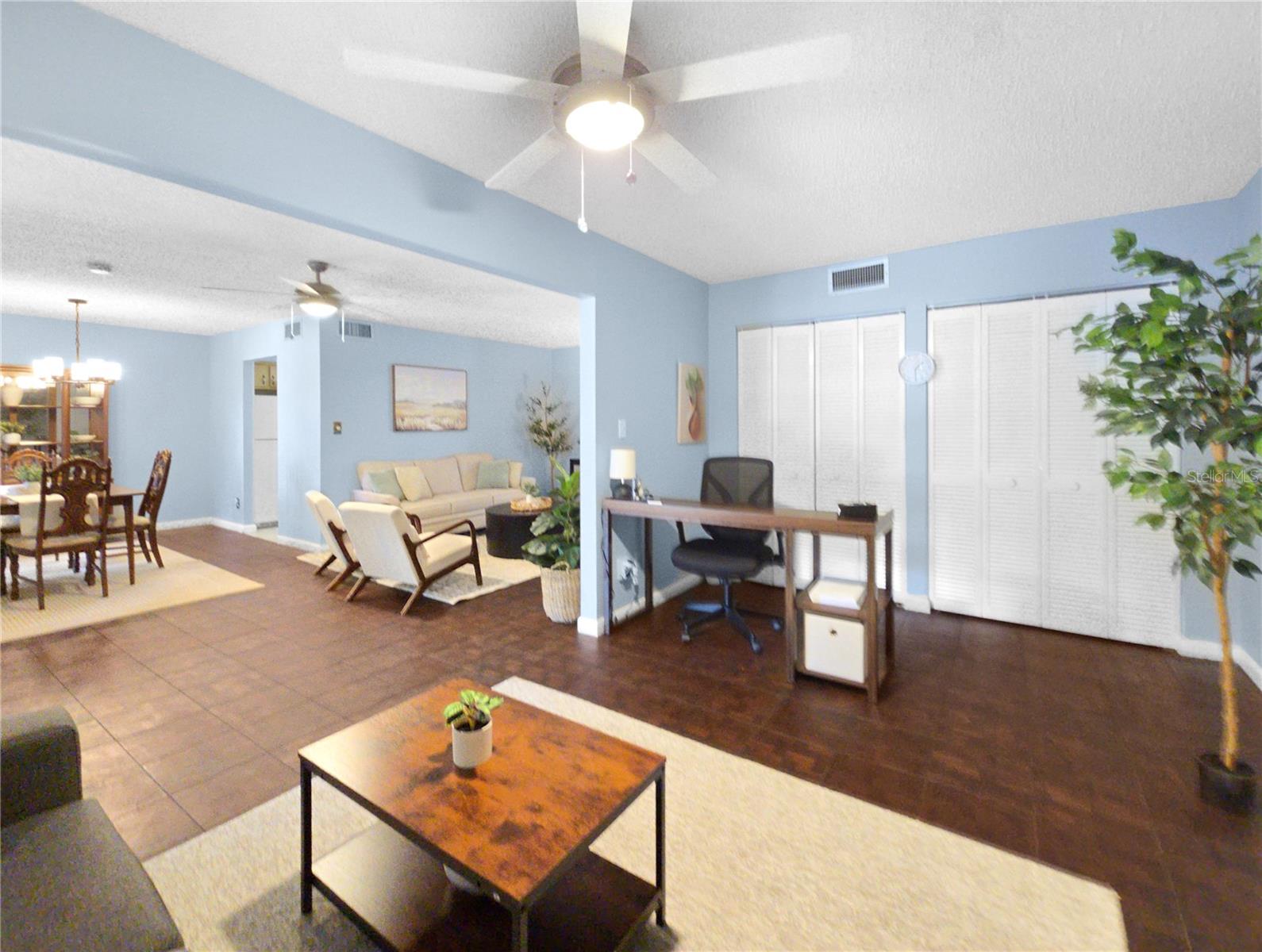 553 Fairways Cir #b Property Photo 7