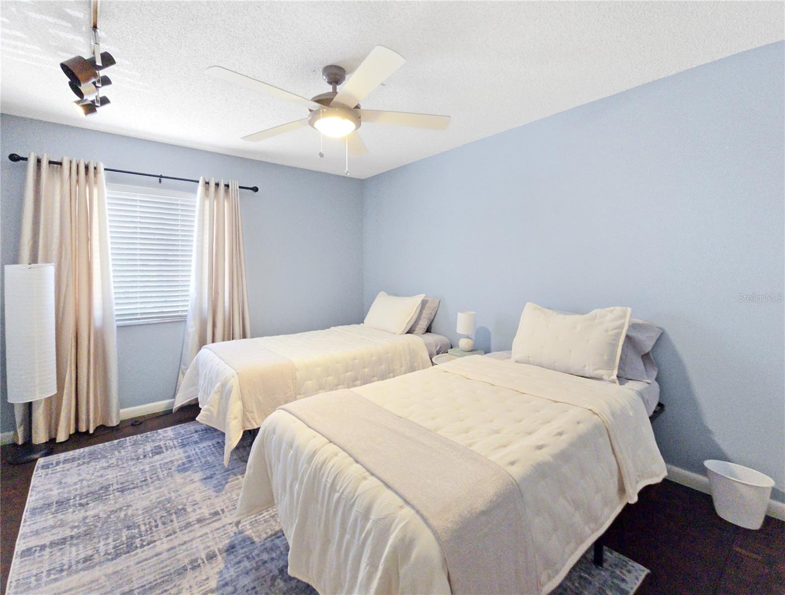 553 Fairways Cir #b Property Photo 19