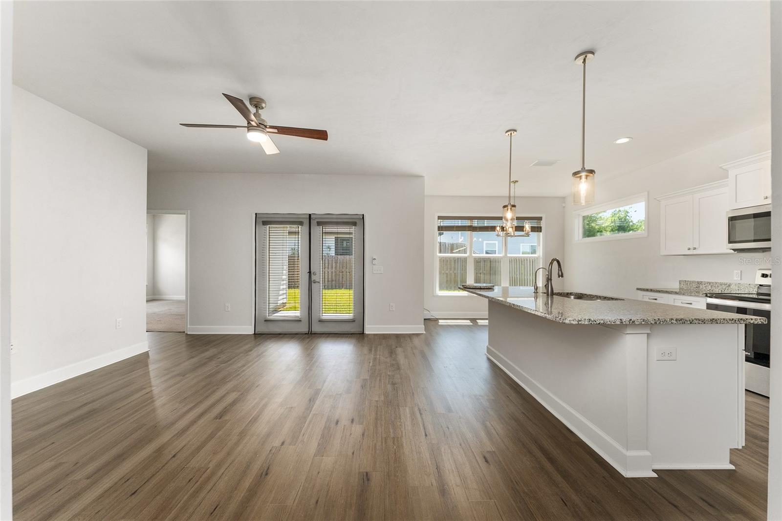 12327 Nw 159th Way Property Photo 4