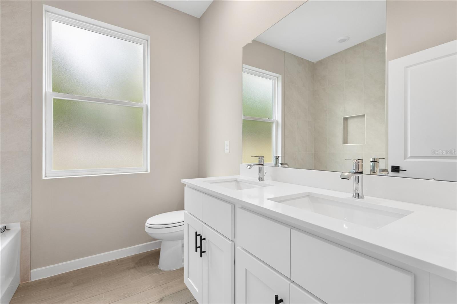 2499 Sw 167th Loop Property Photo 8