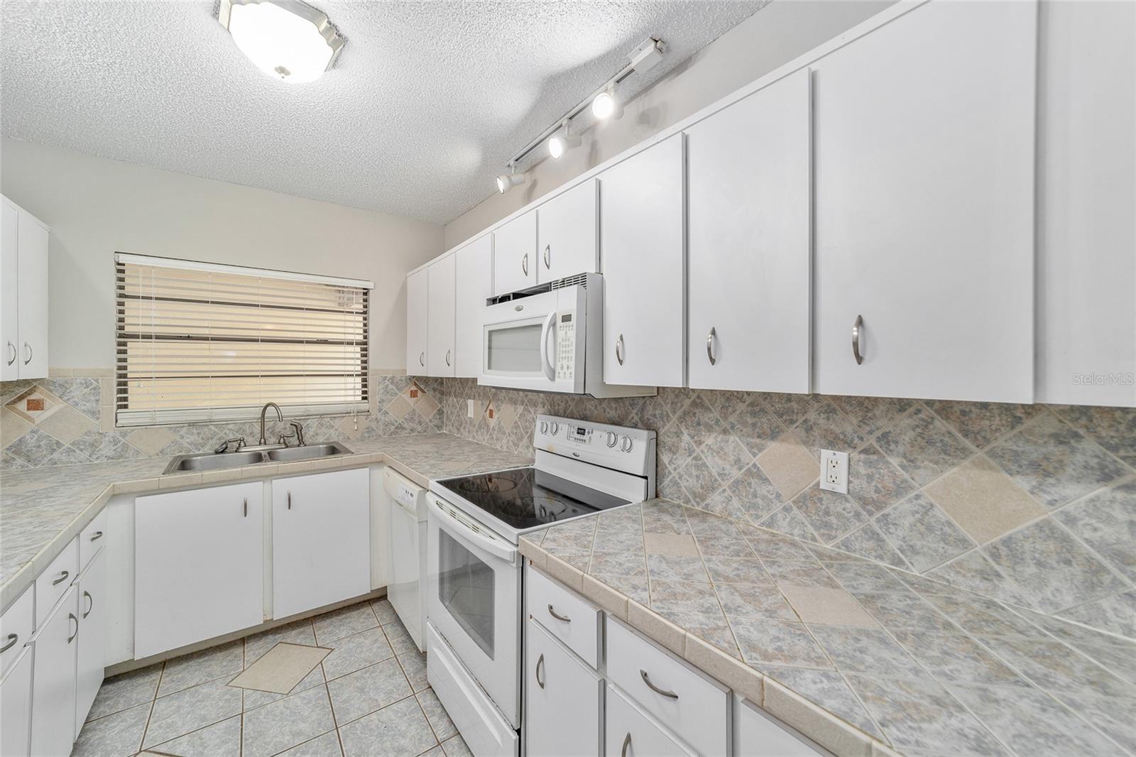 3401 E Fort King St #202 Property Photo 10