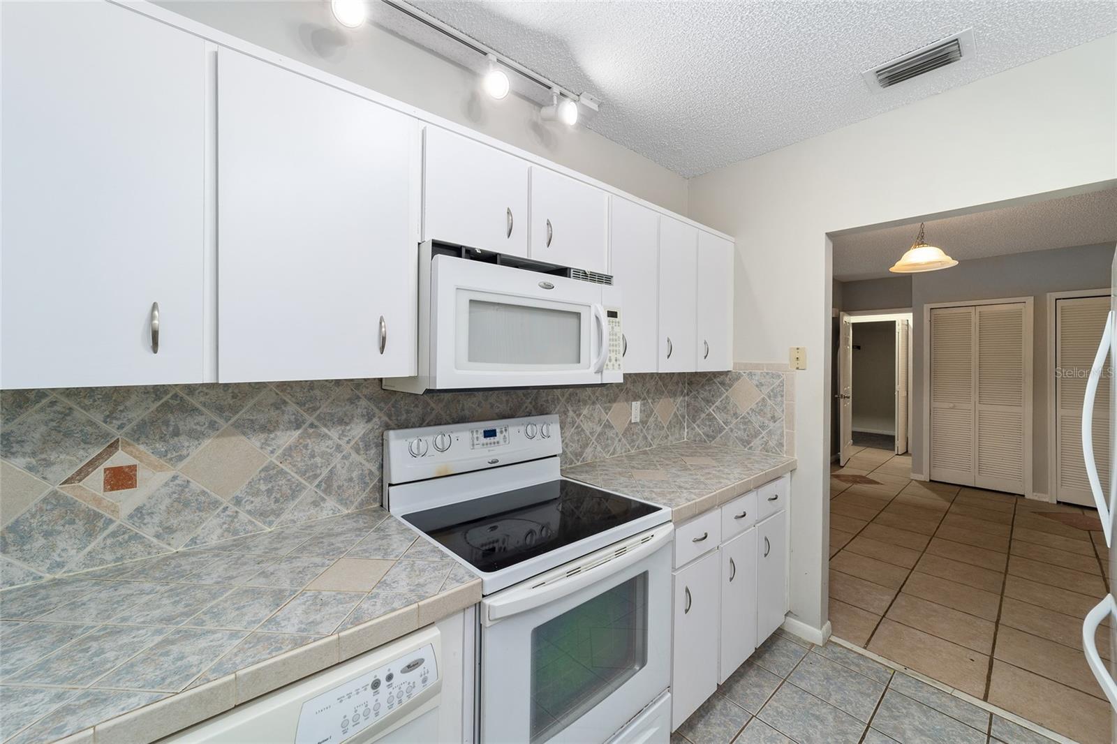 3401 E Fort King St #202 Property Photo 12