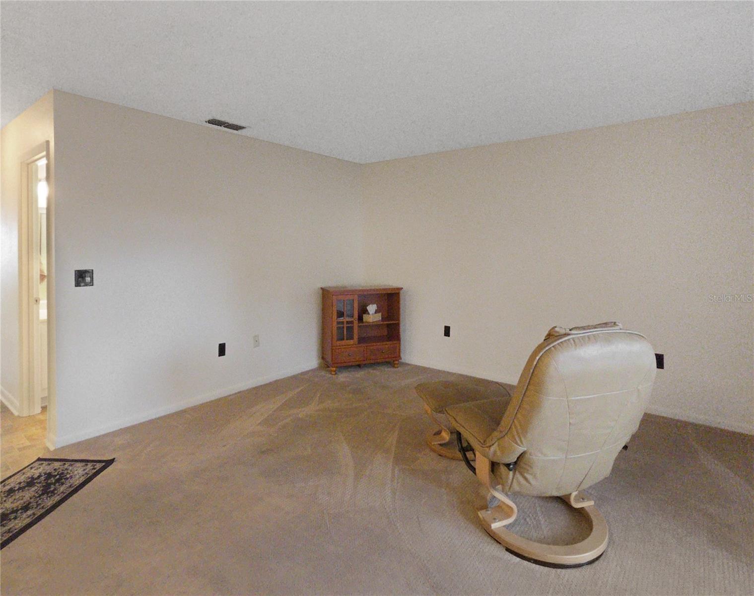 504 Silver Crse #a Property Photo 4