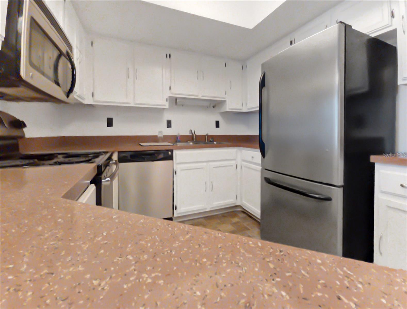 504 Silver Crse #a Property Photo 7