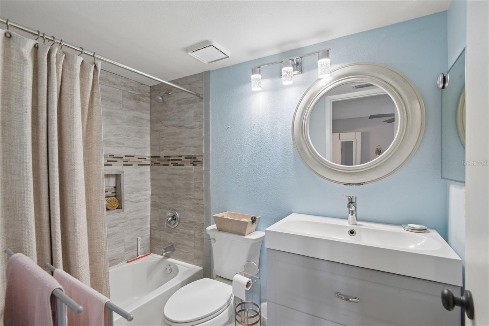 5727 Biscayne Ct #209 Property Photo 7