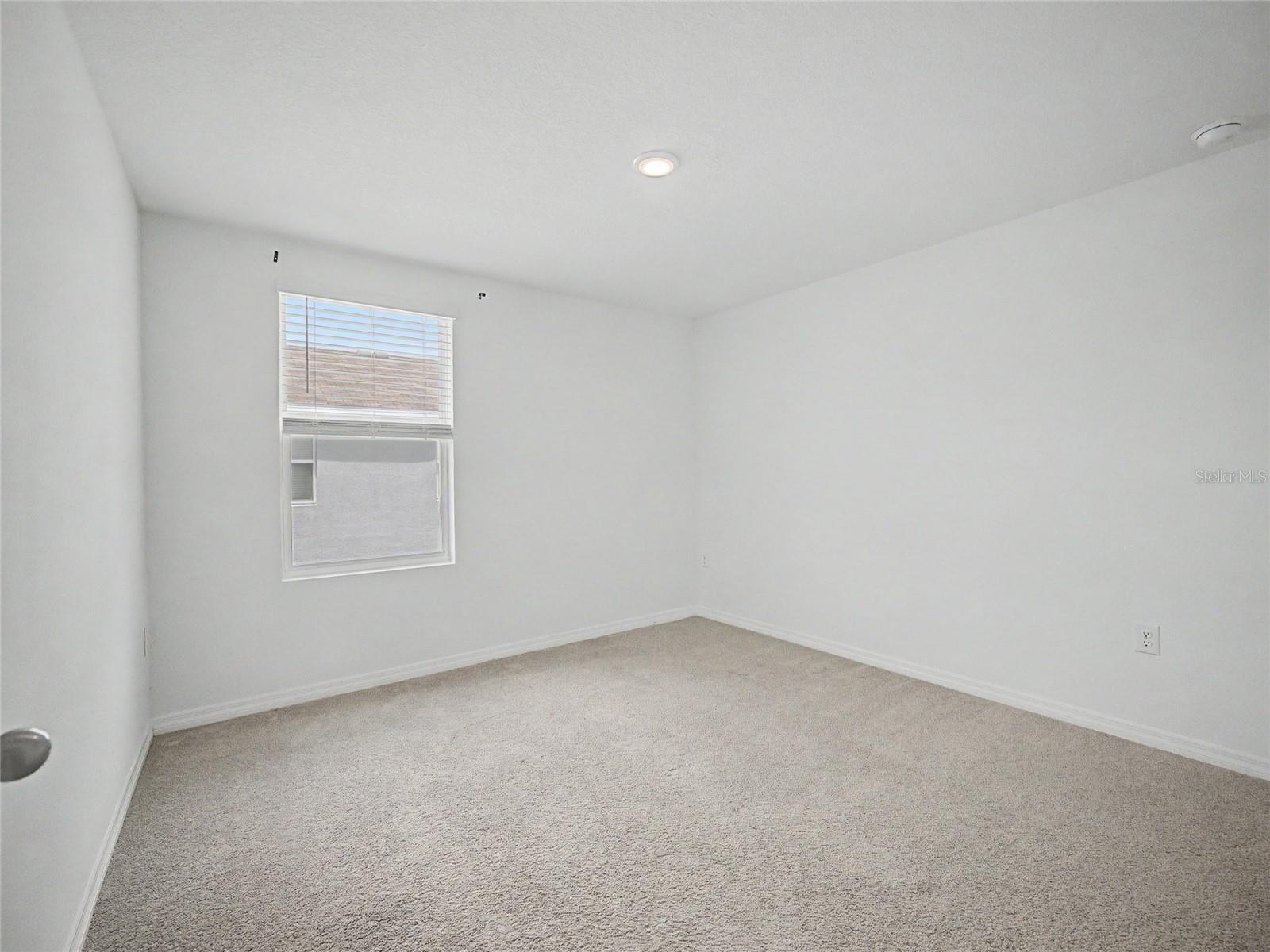 6484 Se 4th Ln Property Photo 15