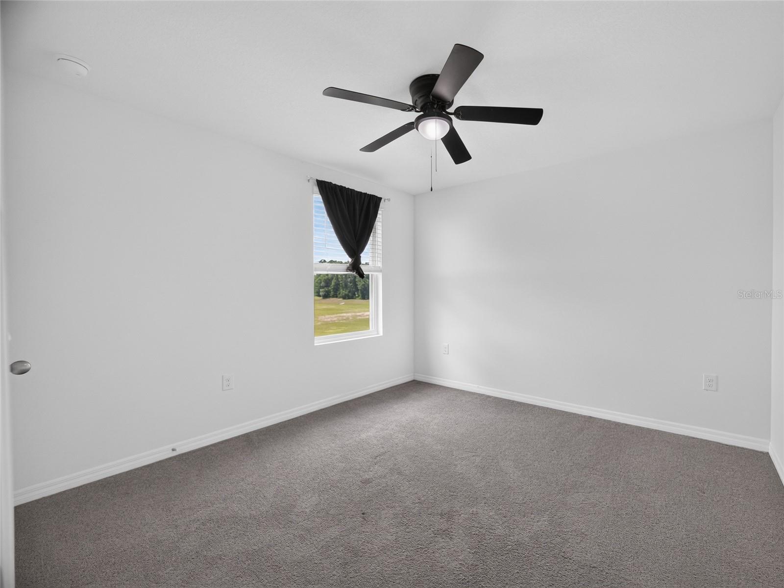6484 Se 4th Ln Property Photo 17