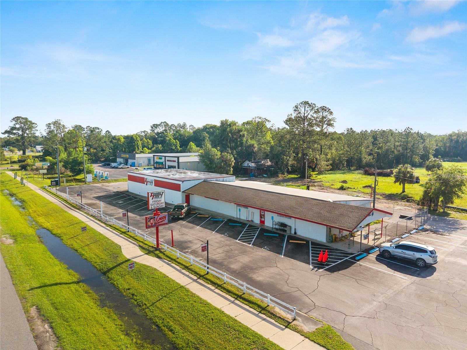 17313 Ne Us Hwy 301 Property Photo 6