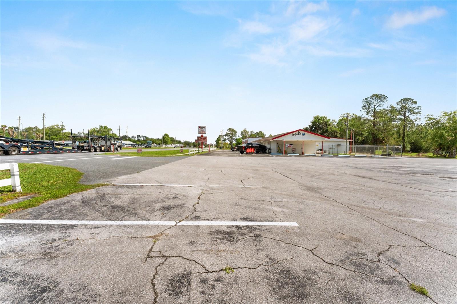 17313 Ne Us Hwy 301 Property Photo 10