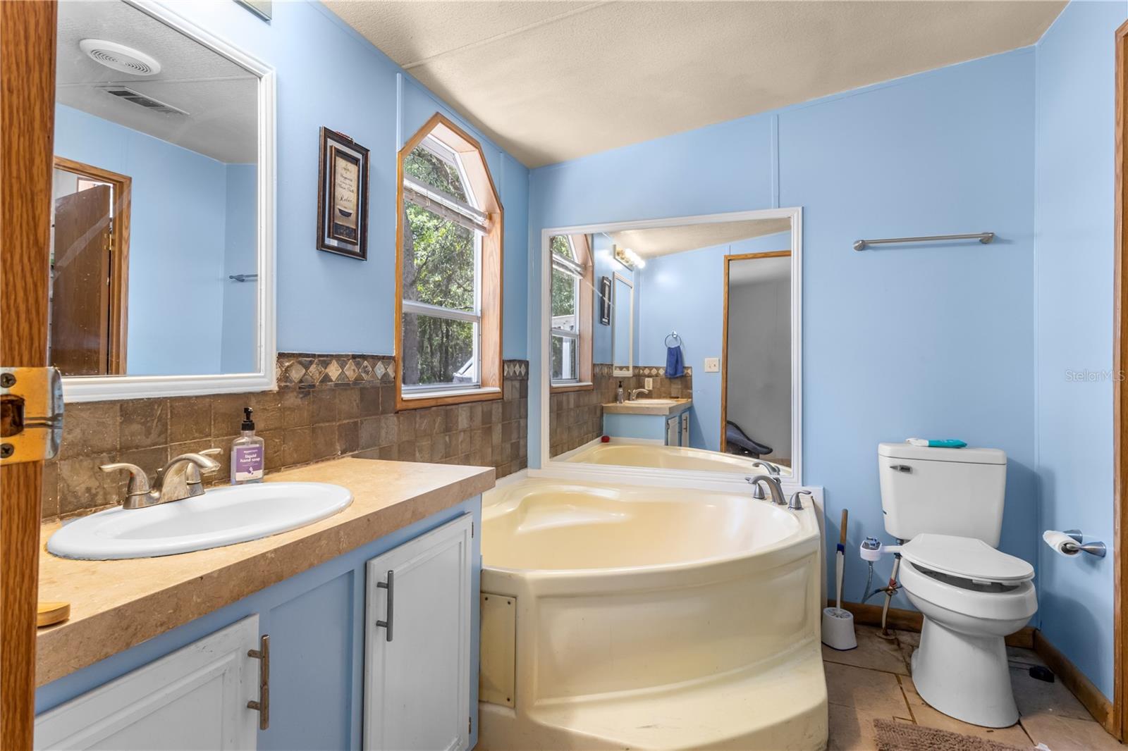 106 Arrowhead Point Rd Property Photo 15