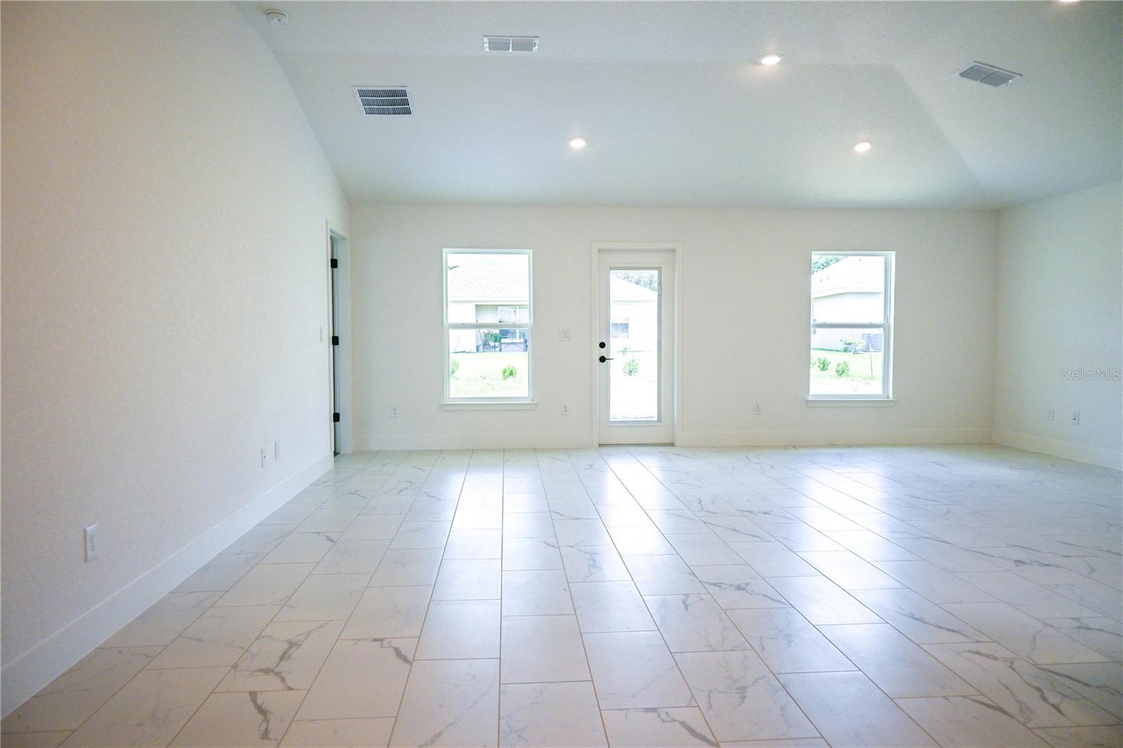 3139 Ne 45th Ave Property Photo 12