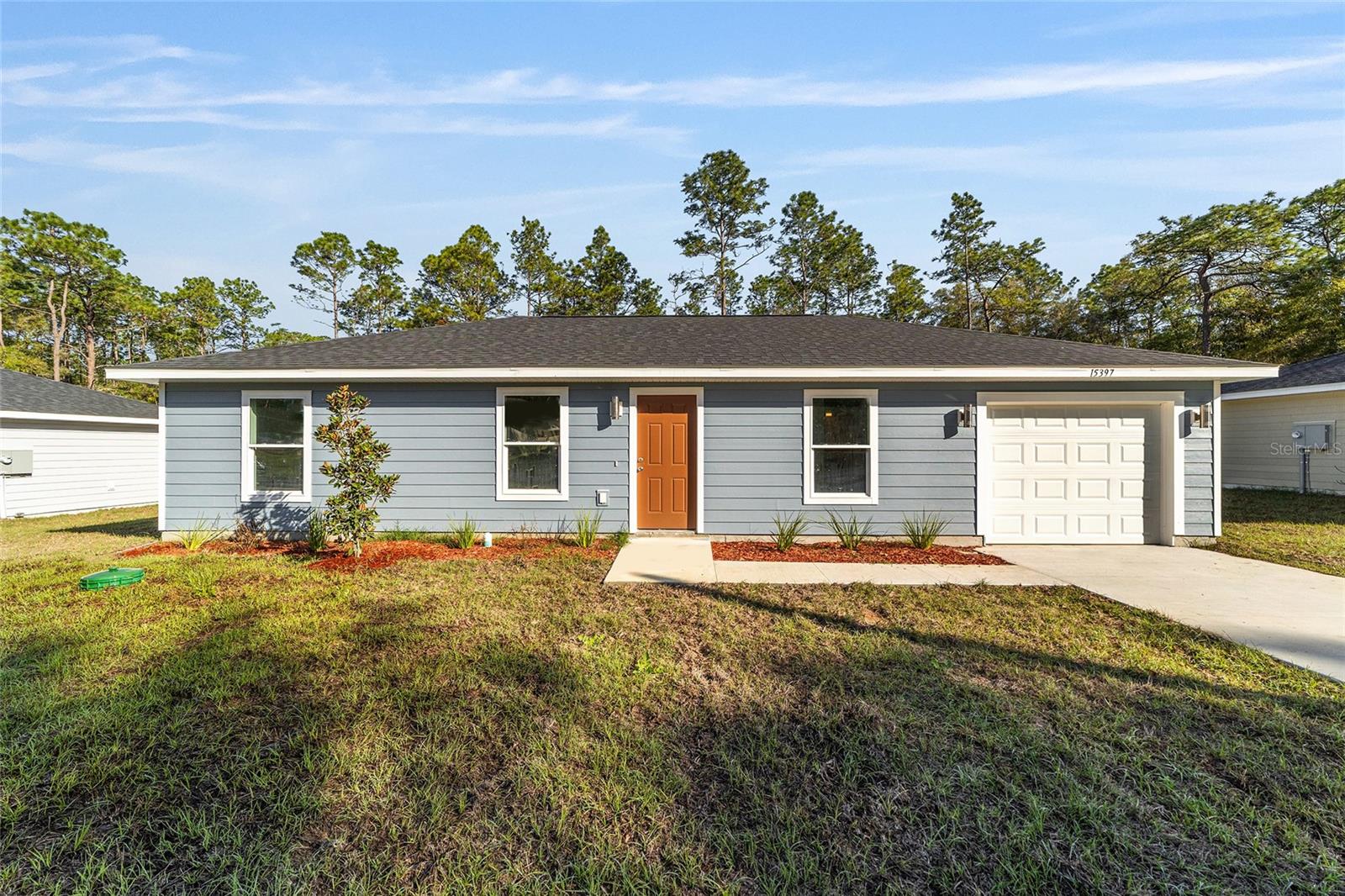 24388 Nw Geranium Ave Property Photo 2