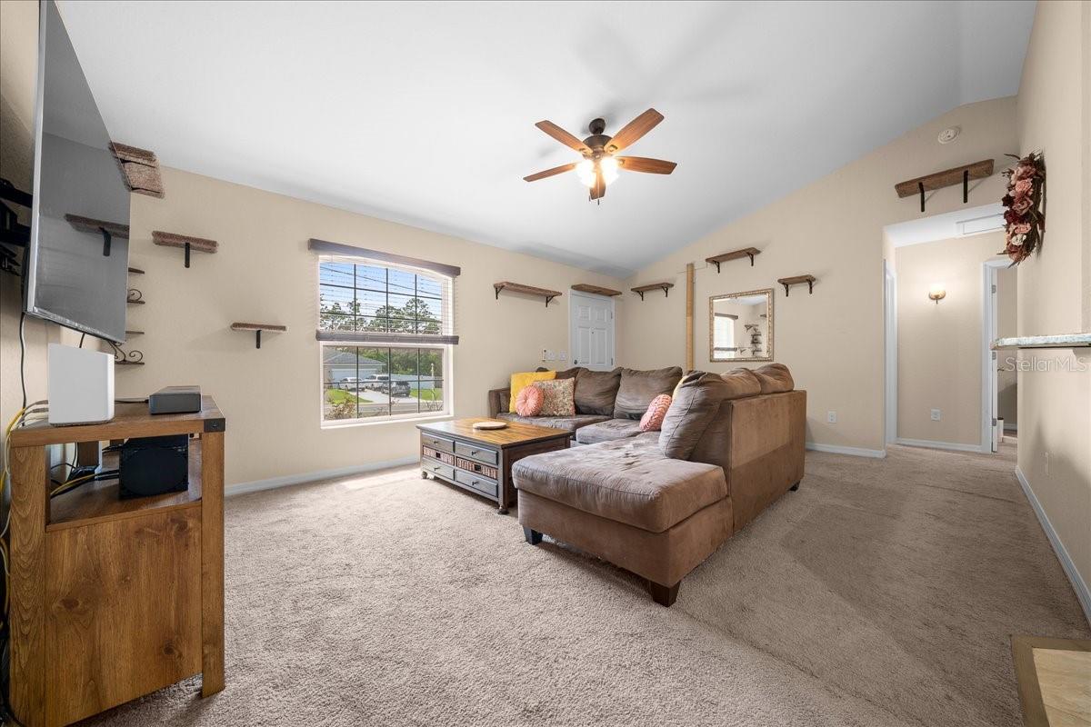 391 Marion Oaks Pass Property Photo 4