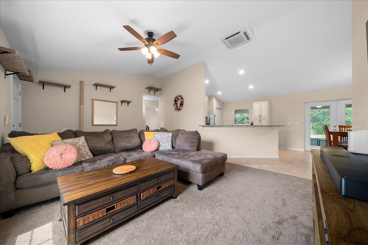 391 Marion Oaks Pass Property Photo 5