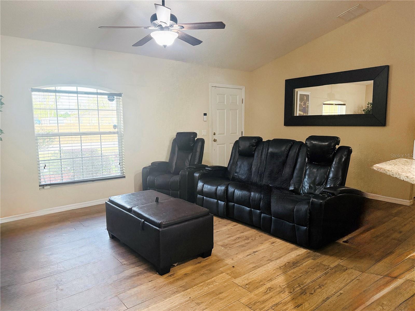36 Walnut Crse Property Photo 2