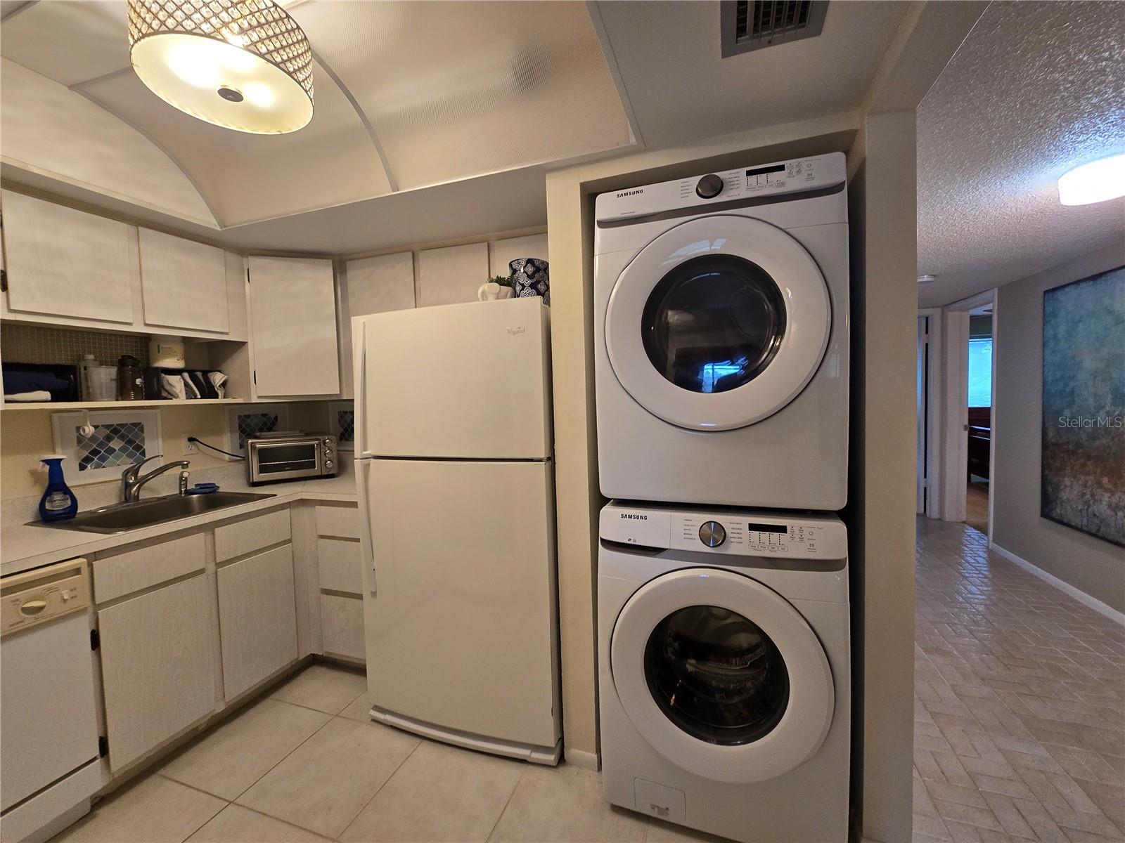 608 Midway Dr #a Property Photo 7