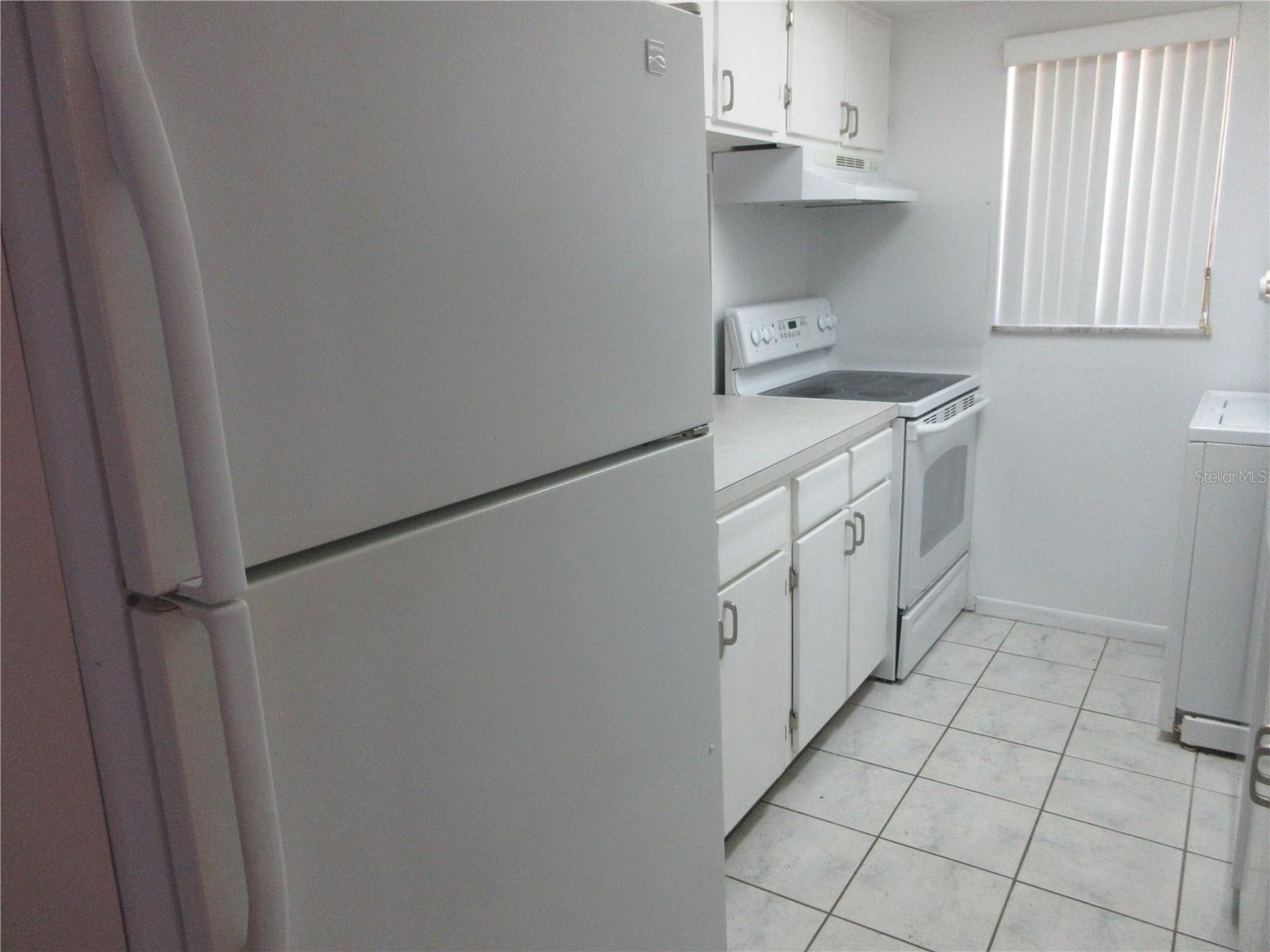 2410 Se 16th Ave #h Property Photo 5