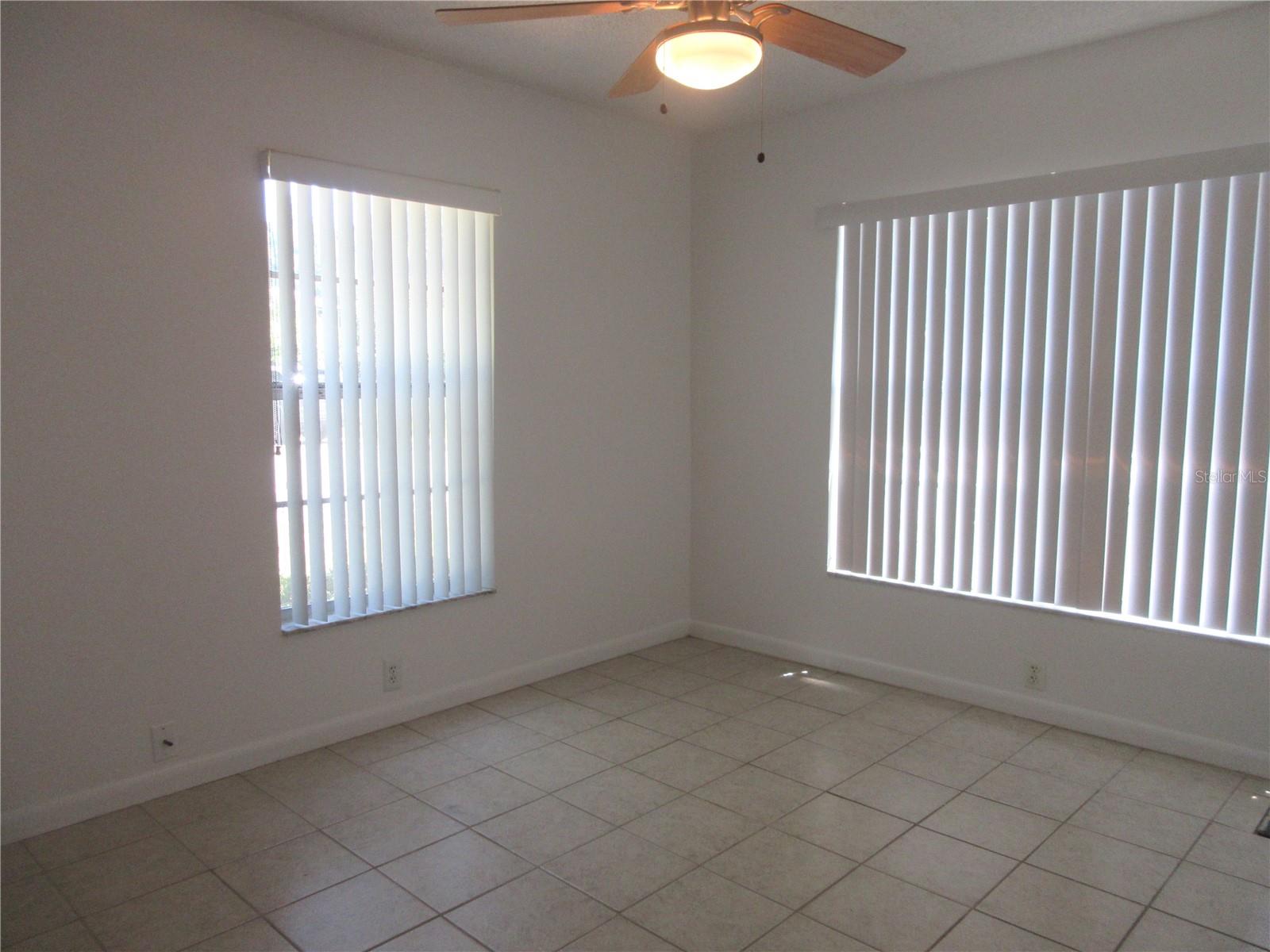 2410 Se 16th Ave #h Property Photo 9