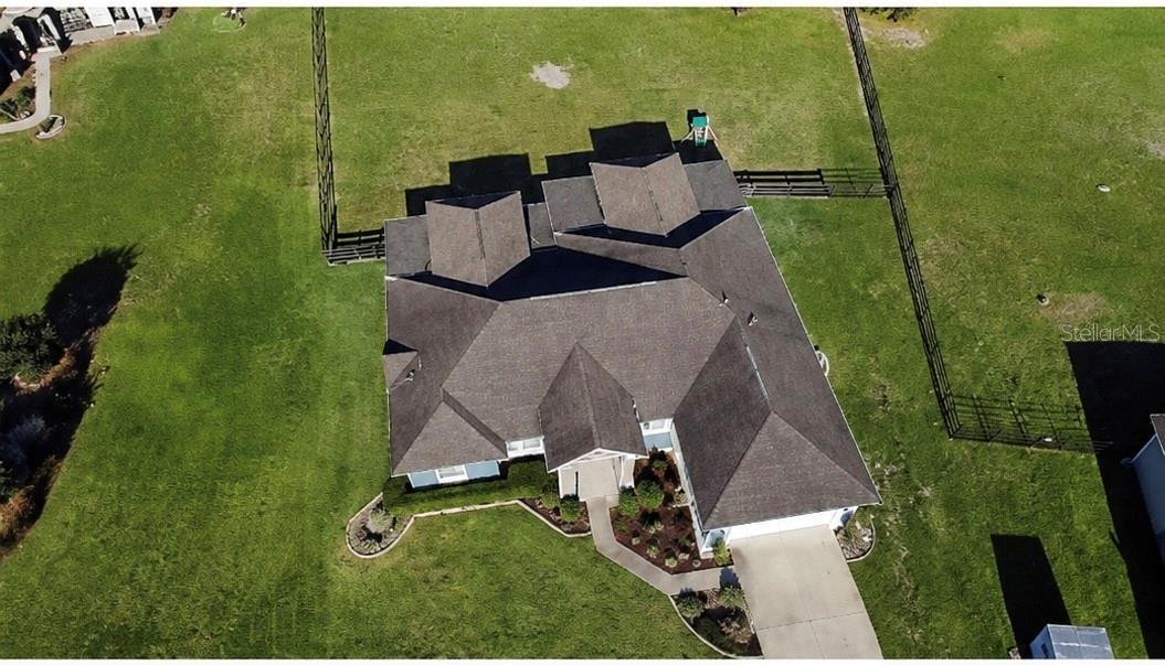 360 Nw 113th Cir Property Photo 4