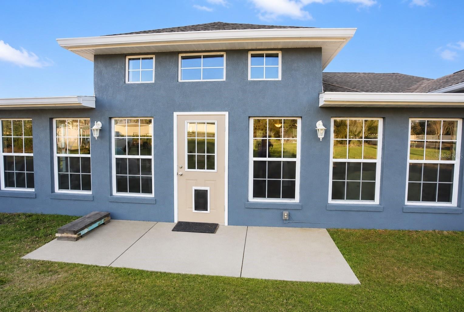 360 Nw 113th Cir Property Photo 8