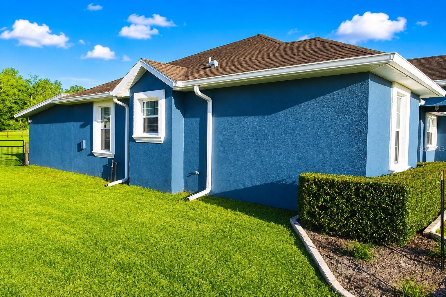 360 Nw 113th Cir Property Photo 9