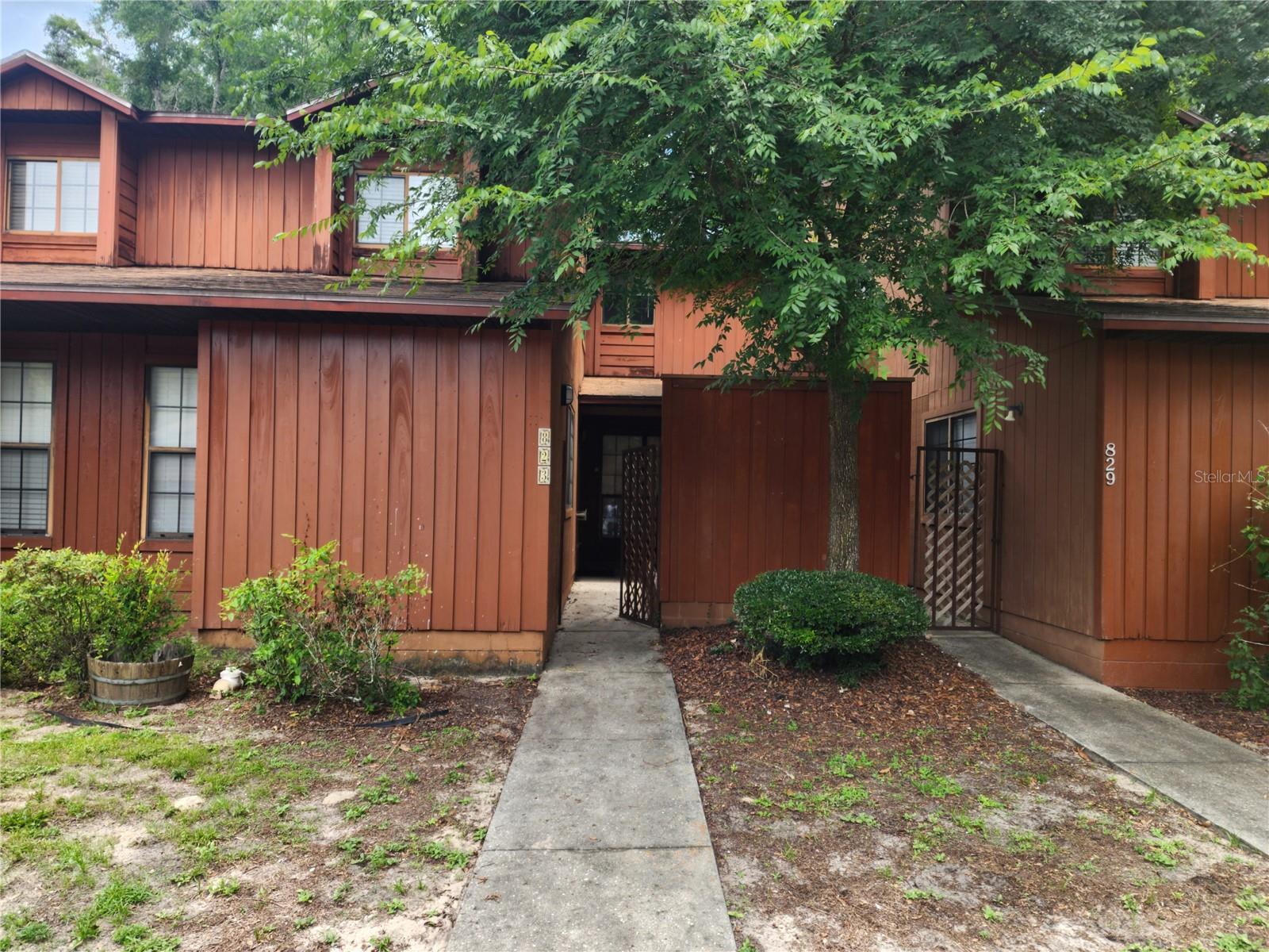 823 SW 58TH TER Property Photo 1