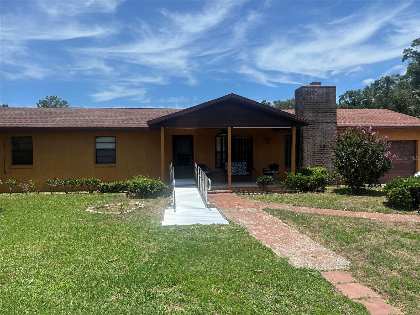 2105 Sw 5th St Property Photo 2