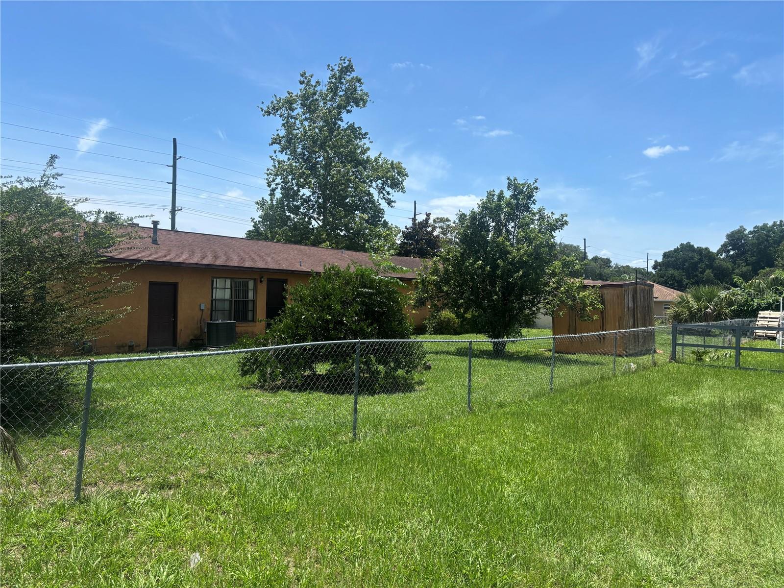 2105 Sw 5th St Property Photo 3