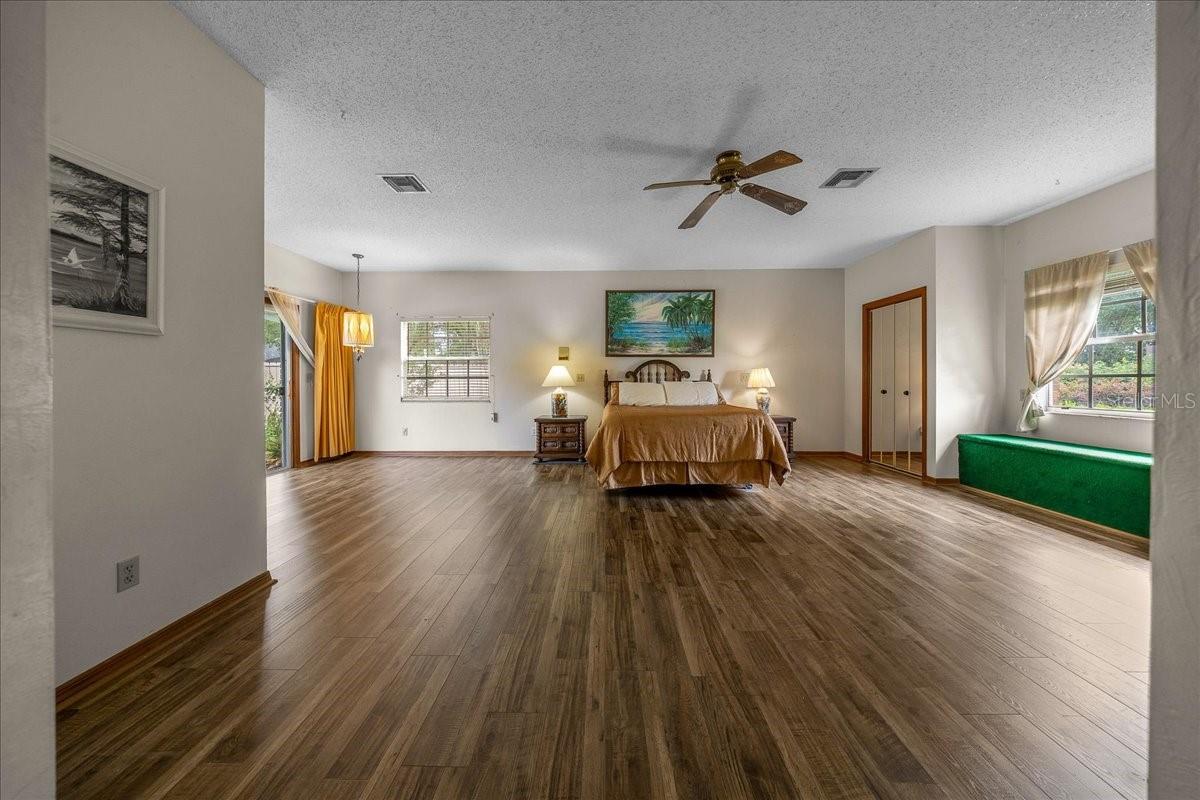 2300 Se 38th Ct Property Photo 17