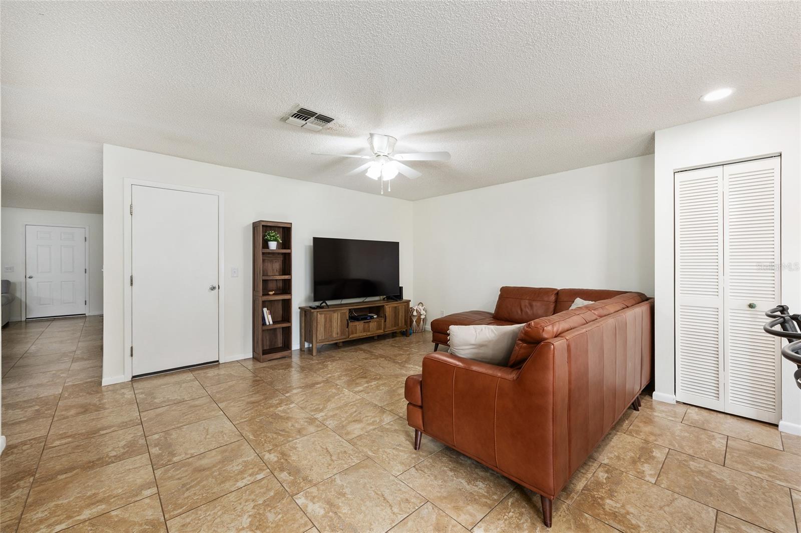 9755 Sw 94th Ter #d Property Photo 16