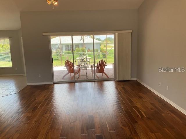 4921 Nw 33rd Ln Property Photo 5