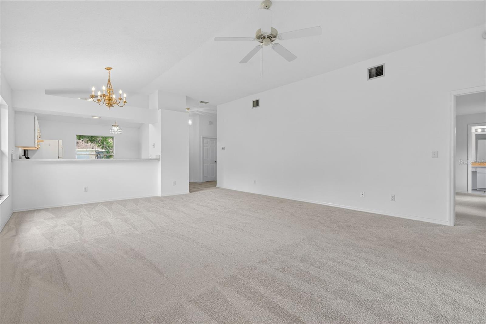 660 W Sunset Strip Dr Property Photo 3