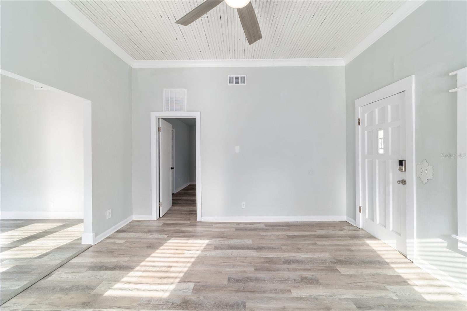 20837 Walnut St Property Photo 9