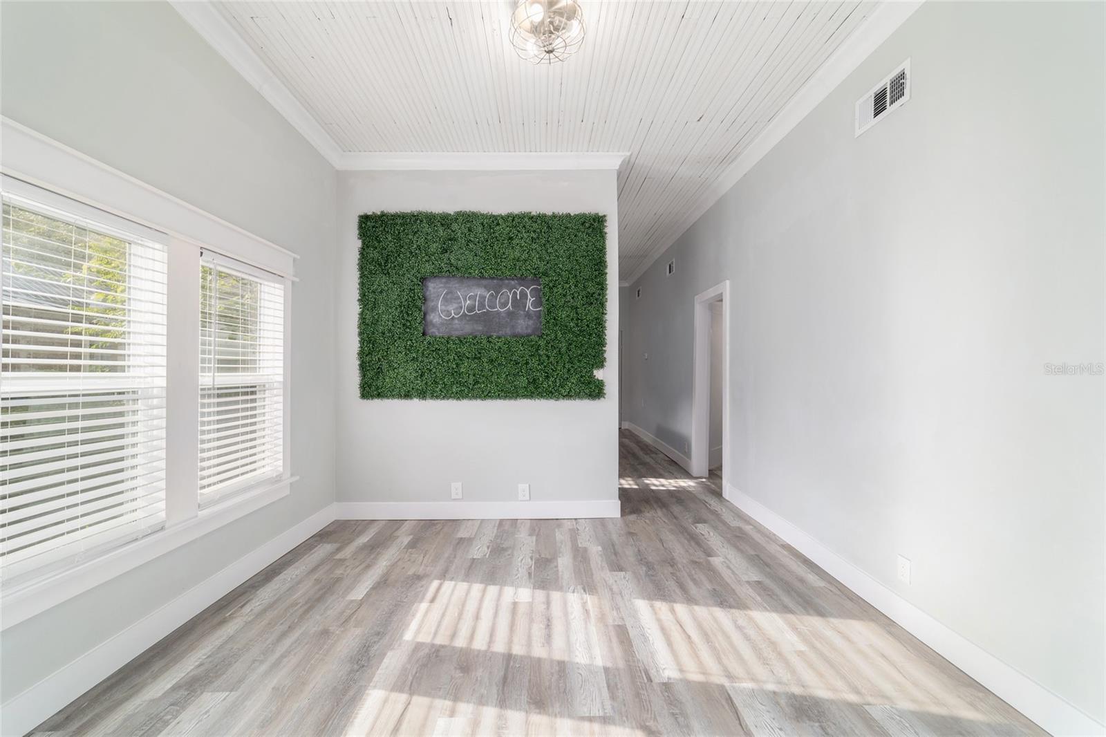 20837 Walnut St Property Photo 13