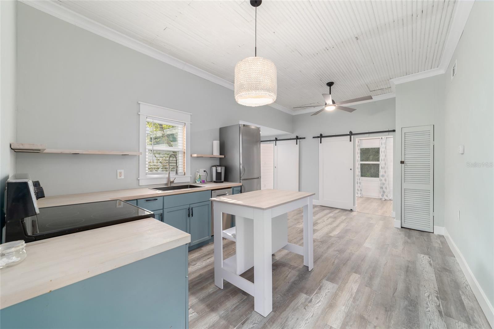 20837 Walnut St Property Photo 16