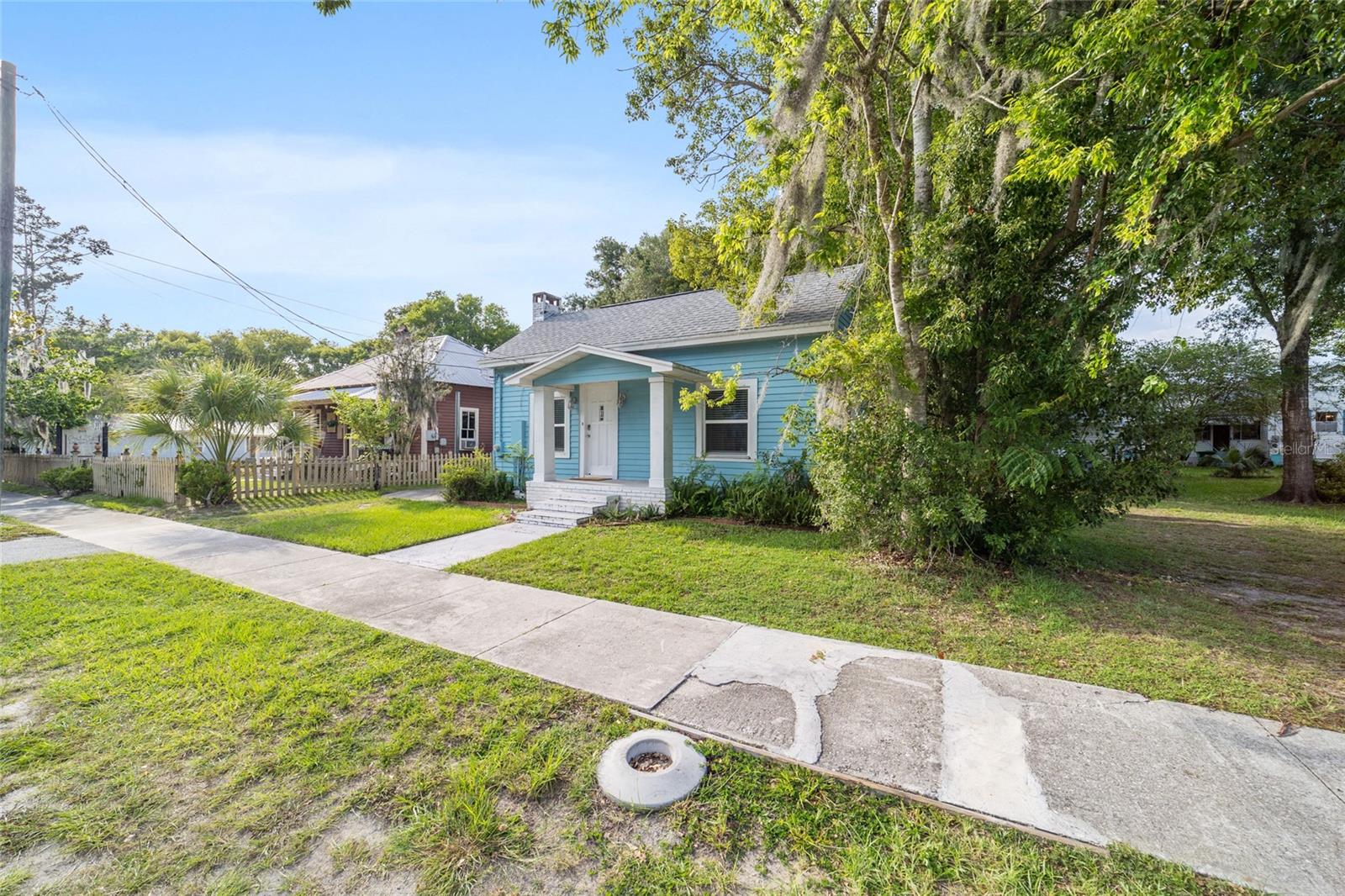 20837 Walnut St Property Photo 4