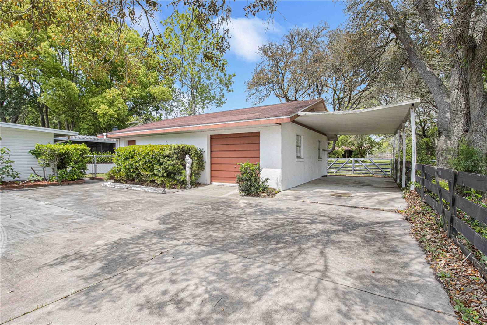 8225 E Highway 25 Property Photo 5
