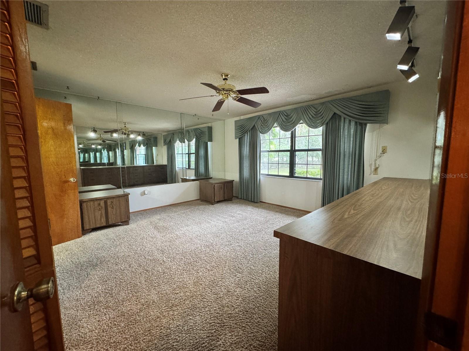 8225 E Highway 25 Property Photo 12