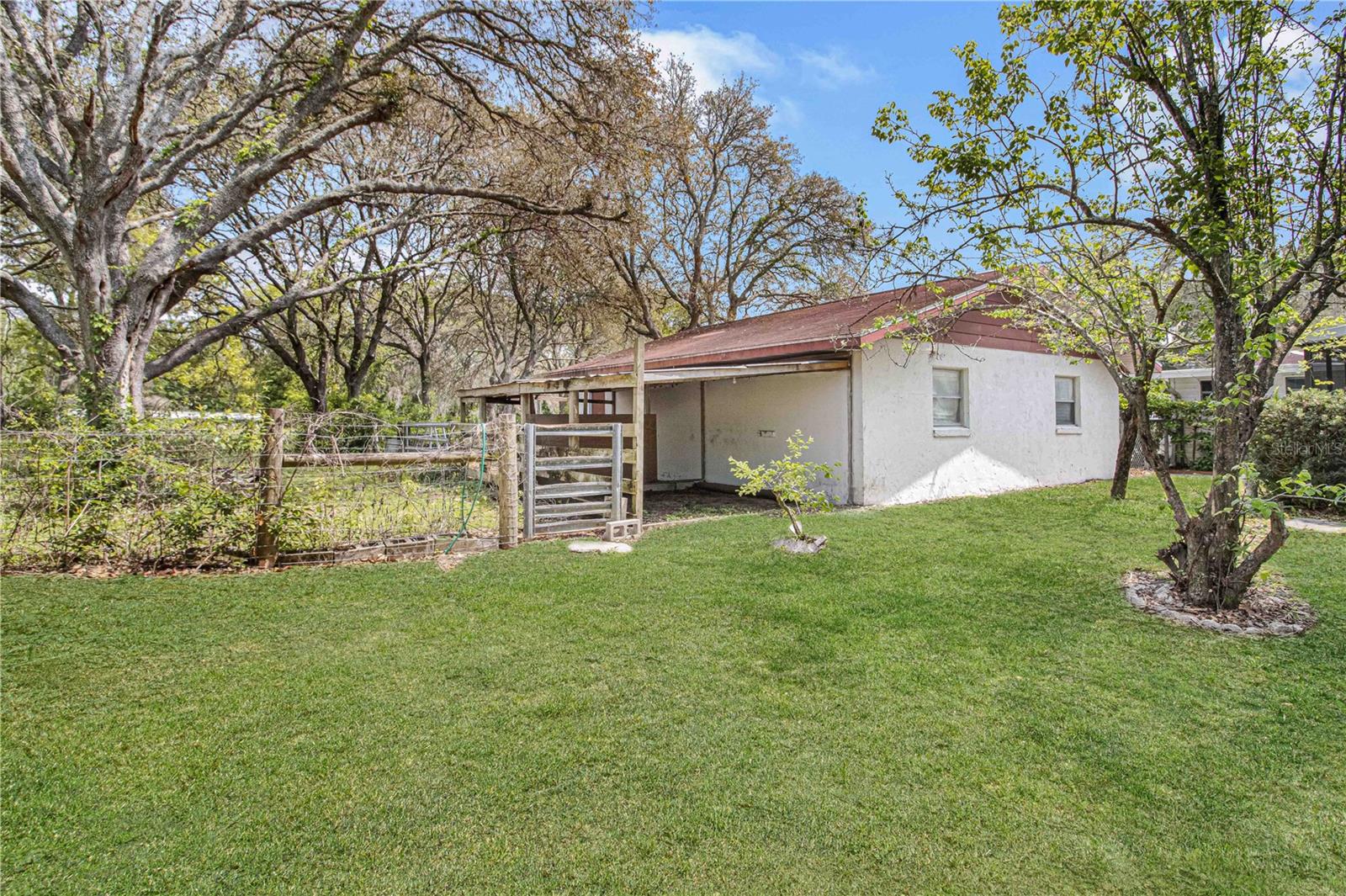 8225 E Highway 25 Property Photo 38